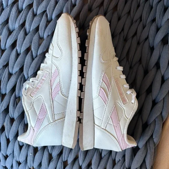 Women's Classic Vegan Sneakers In White/Pink Size 7 - Picture 5 of 5